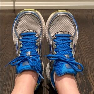 Brooks Advrenaline GTS running shoes